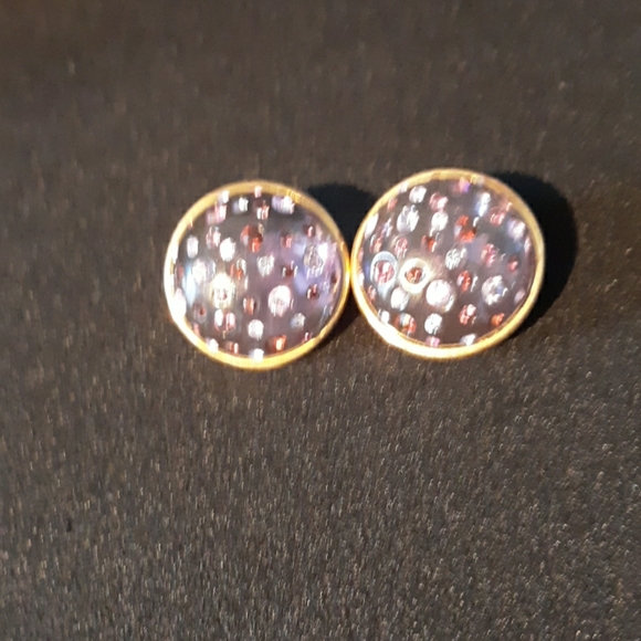 Clip on earings - Picture 1 of 1